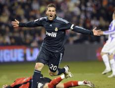 开云体育下载-擎天巨柱锁苍穹，文班亚马如何以一己之力让华盛顿奇才窒息的？