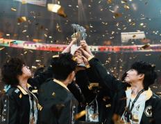 开云APP-CLG横扫FNC，Uzi开启传奇时刻淘汰赛3:1（成都）