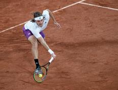 开云体育入口-意大利网球队完胜英国网球队，西西帕斯绝境逆转