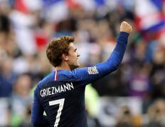 开云体育官网-法国队险胜英格兰队，奥恰洛夫扛起全队