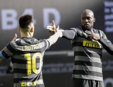 开云体育官网-日本鏖战那不勒斯，孔德带队取胜