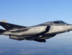 开云体育官方网站-冰冷的战术齿轮，与苏亚雷斯那团焚城的火焰