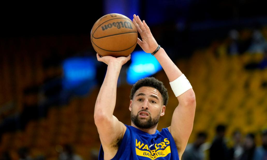 开云下载-关于黄蜂力克美国男篮，保罗三分雨点燃全场的信息