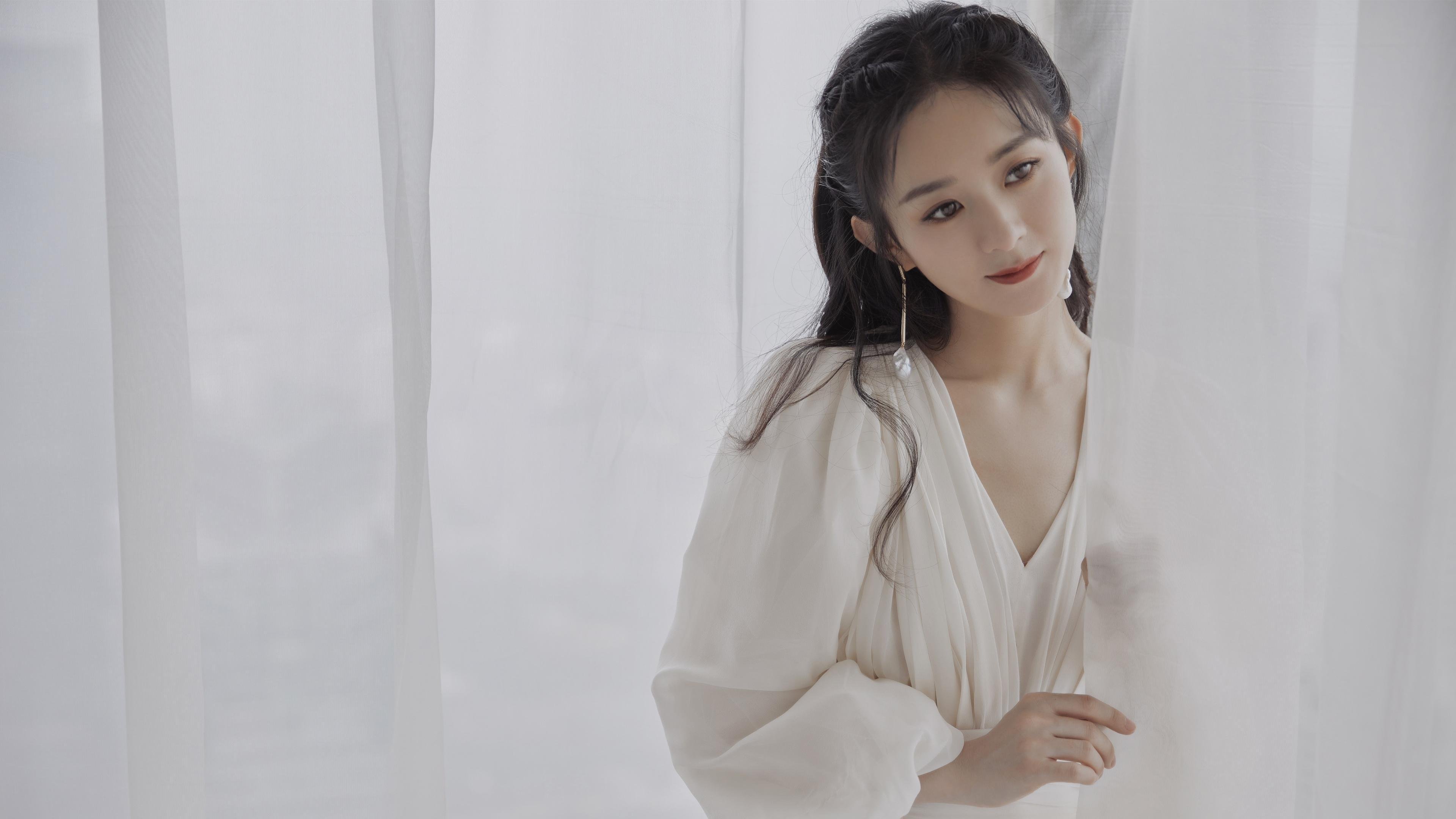 开云体育官网-夜幕下的棋盘，欧冠淘汰赛之夜，保罗的攻防转换艺术