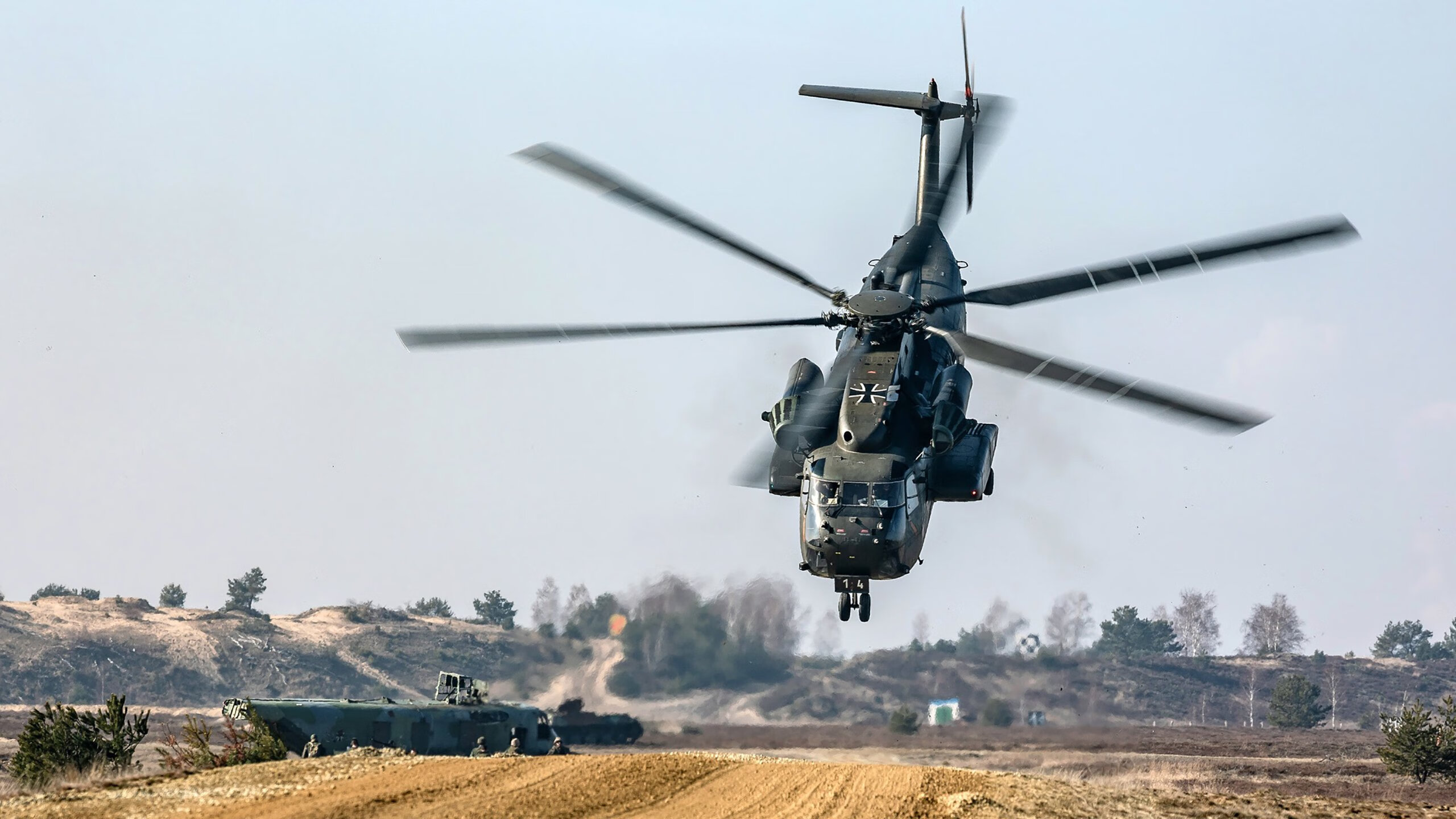 开云体育登录-隔空对决！热火燎原焚王座，格林神兵斩心魔！