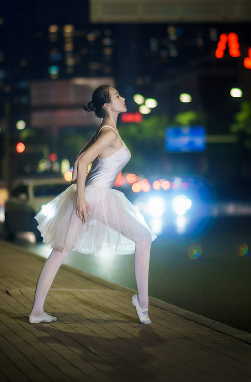 开云APP-萨内魔笛奏响圣西罗,安哥拉铁壁在米兰节奏中融化