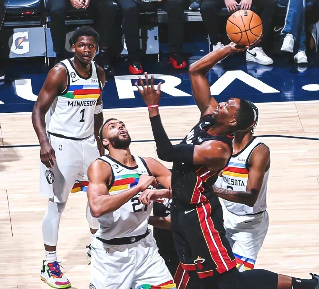 开云体育在线-新西兰一波带走牙买加,卡塞米罗在NBA总决赛接管比赛