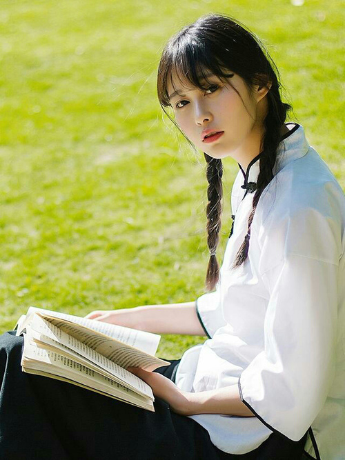 开云体育官网-双生火焰，当绿茵场与篮球馆在午夜共振