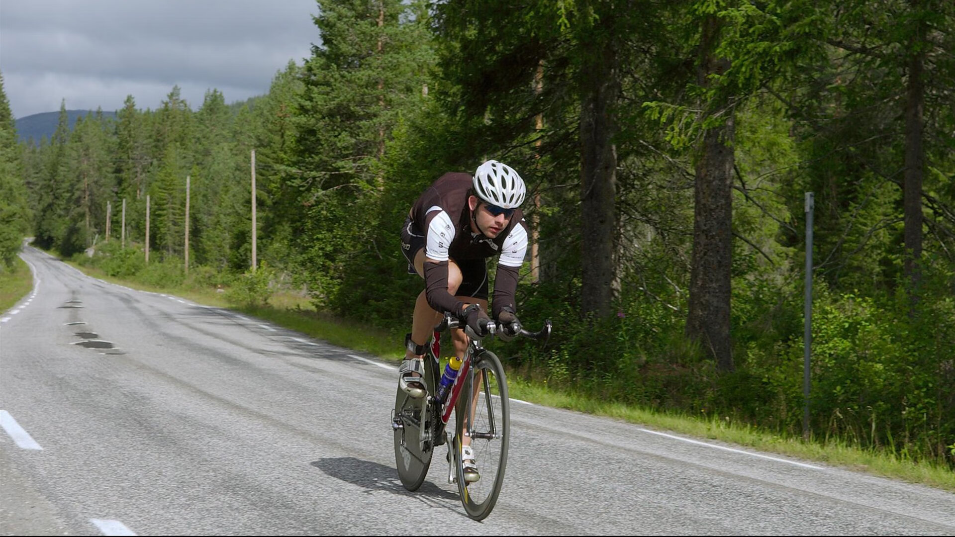 开云体育在线-双线制霸，阿根廷铁骑碾过贝蒂斯，恩佐在F1赛道演绎接管艺术